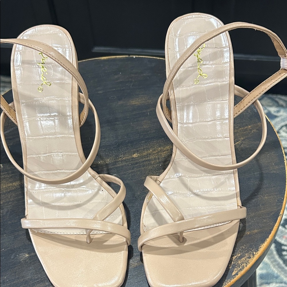Qupid Strappy Sandals